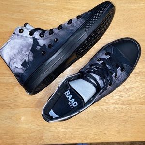 NWOT RAAD DARK NIGHT HOWLING WOLF HI TOPS